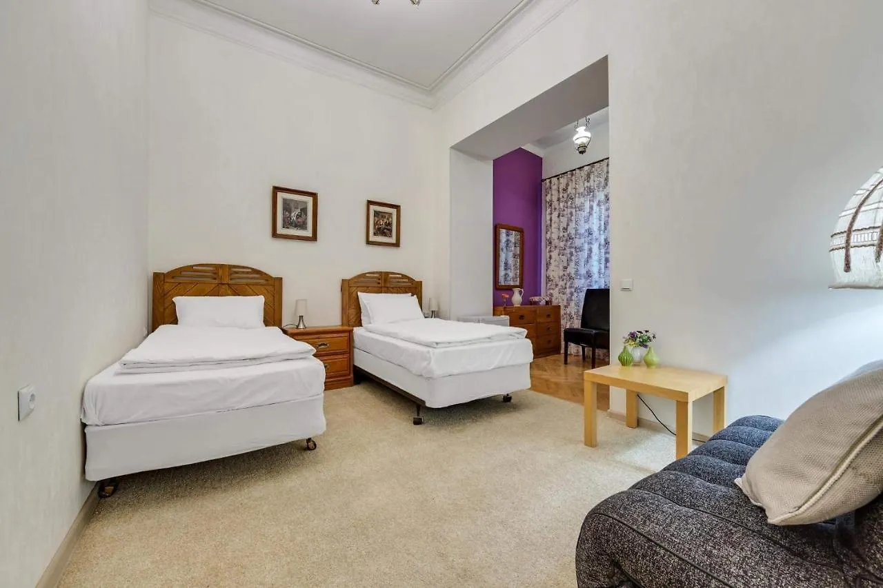 House 52 Boutique Hotel ティビリシ