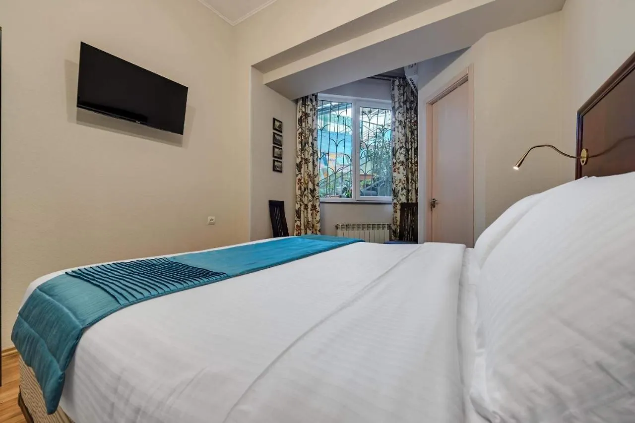 House 52 Boutique Hotel ティビリシ